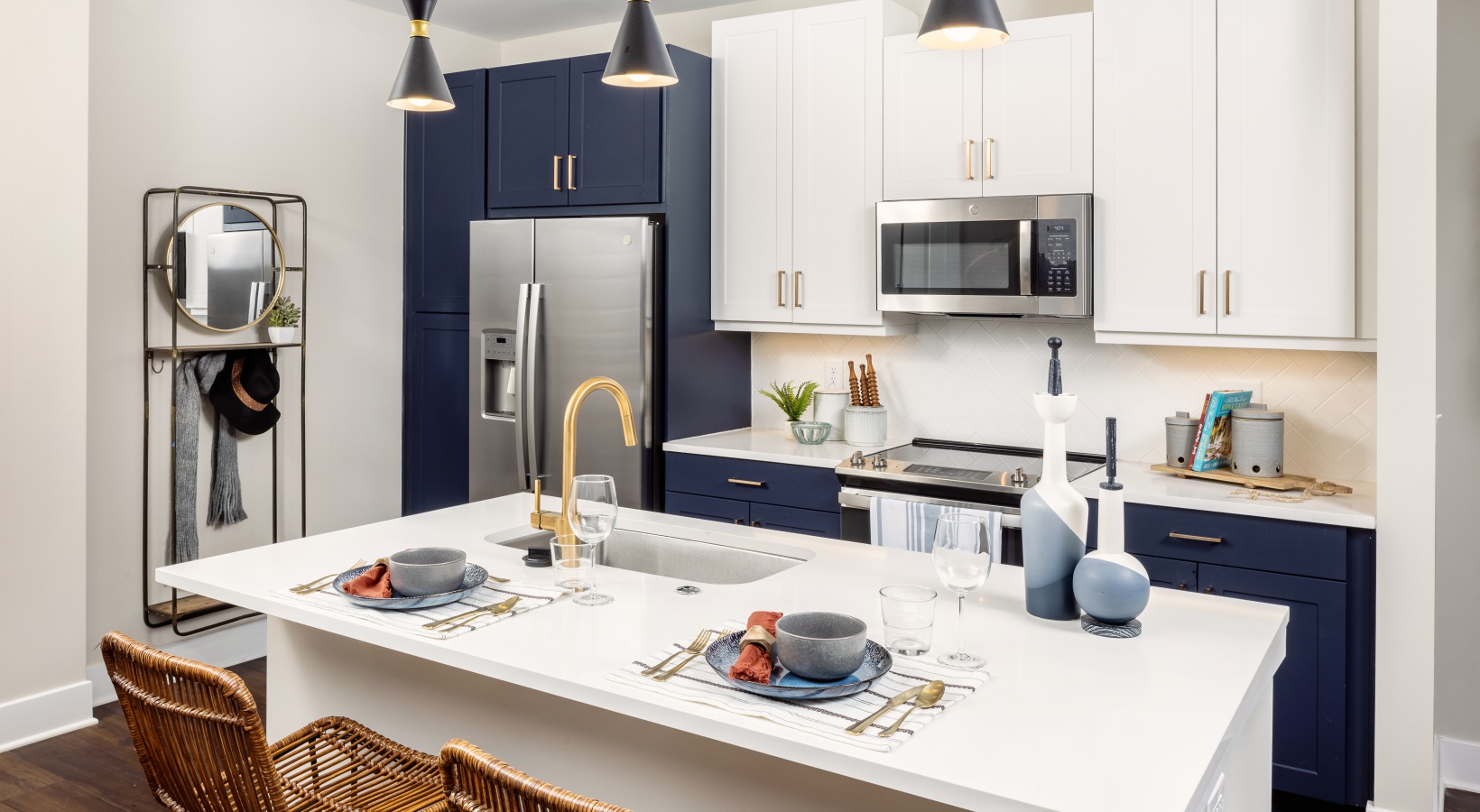 Broadstone_UpperWestside_2022_Unit_Backsplash_LVT