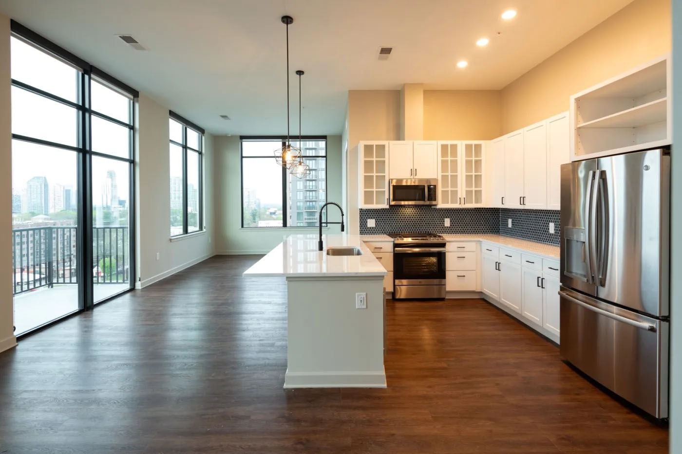 the irby_unit_interiors_Backsplash_LVT