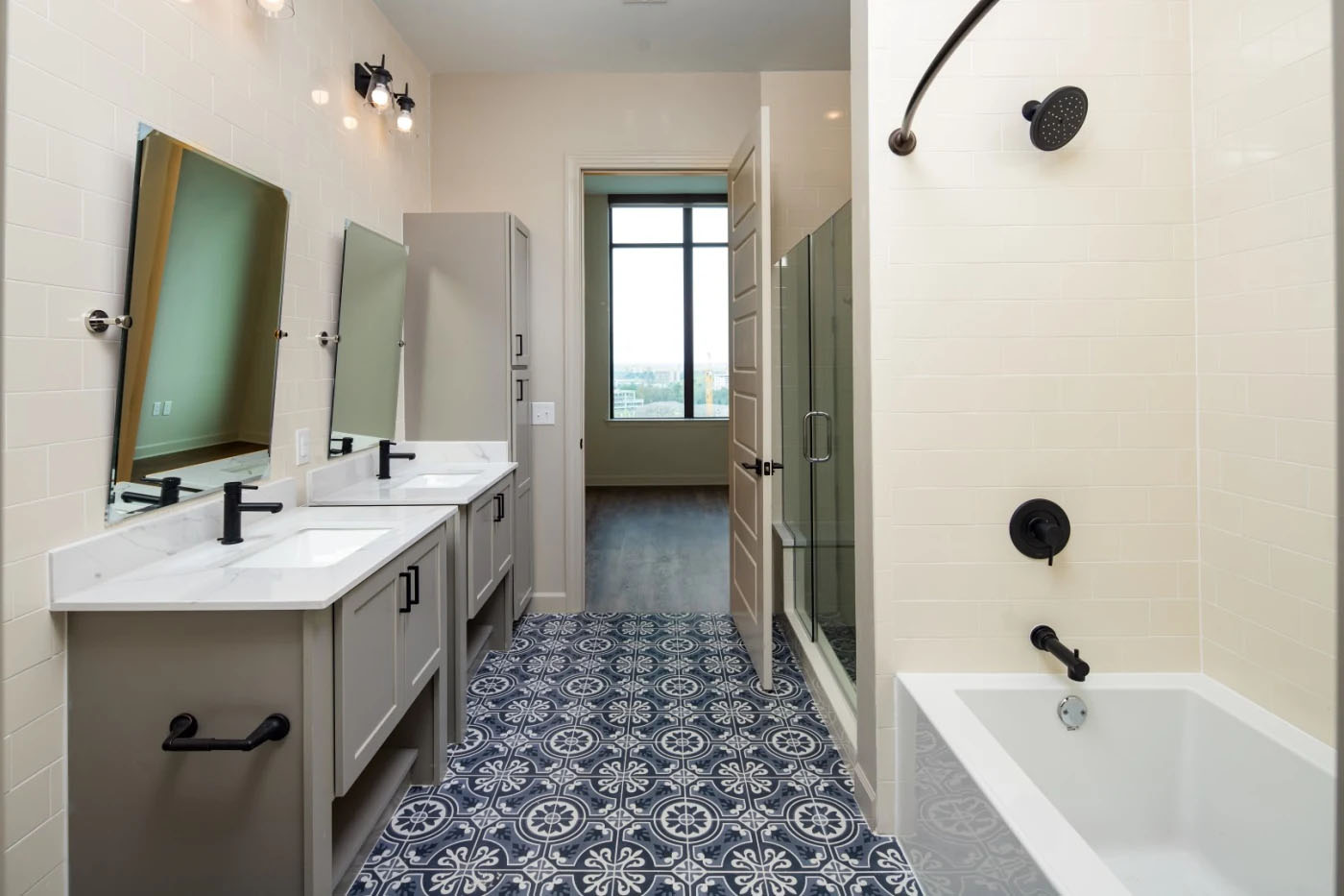the irby_unit_interiors_Wall Tile